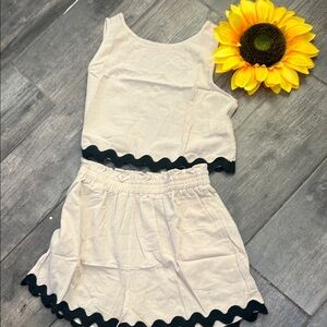 Amazon Essentials Cream and Black Women's short set